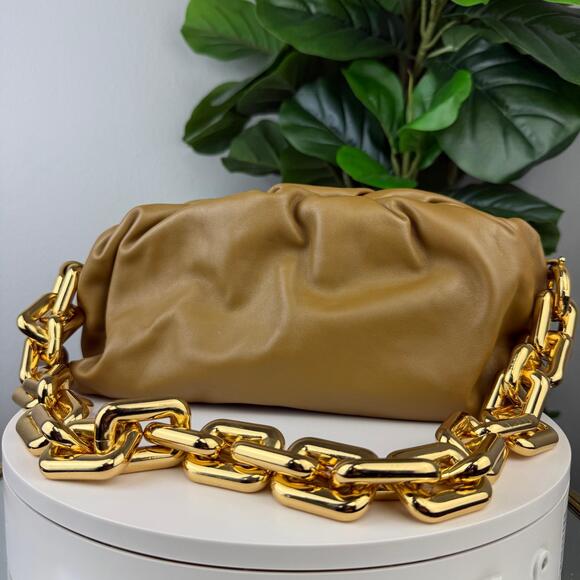 💎✨Authentic Bottega Veneta The Chain Pouch - Picture 1 of 7